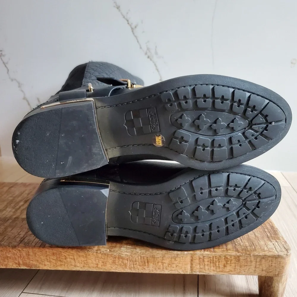 Vince Camuto material leather